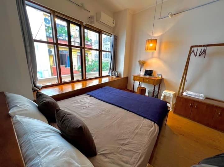 Nice Room Located Right Next To The Old Quarter Can Phong Nhieu Anh Sang Tai Ngay Gan Pho Di Bo Ho Guom Hanoï Extérieur photo